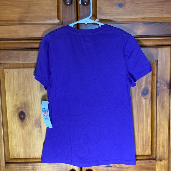 NWT NFL Team Apparel Purple Girls MN Minnesota Vikings Short Sleeve Shirt - Picture 2 of 2
